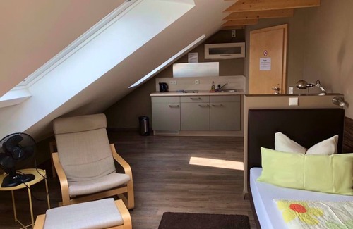 Friedrichshofen-Hollerstauden Hotel | Cozy greenpartment Boardinghouse in Ingolstadt with Breakfast