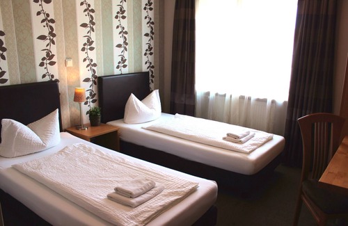Friedrichshofen-Hollerstauden Hotel | Cozy greenpartment Boardinghouse in Ingolstadt with Breakfast