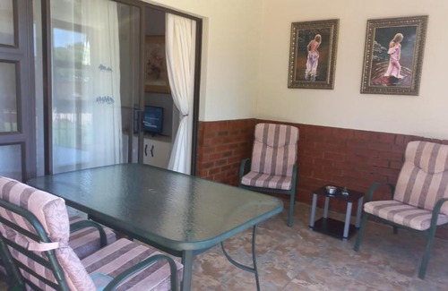 Gariepdam Apartment | Family-Friendly Greenpoint Selfcatering with Pool Access