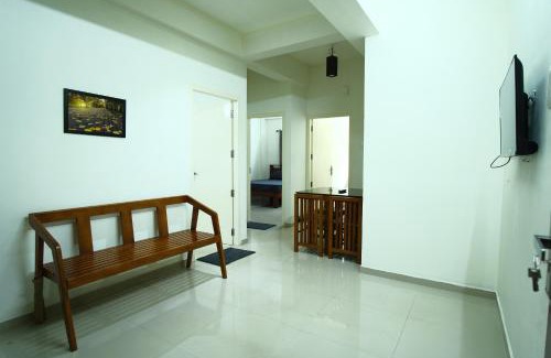 Kozhikode Apartment | Family-Friendly Greens: Highly Rated with Great Amenities