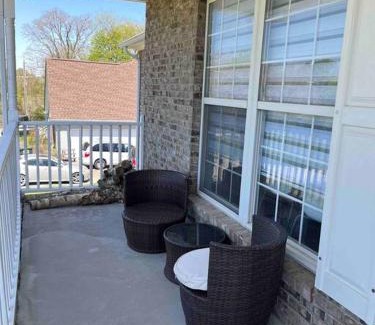 Kedron House | Family-Friendly Retreat at The Lodge @ Greens Mill