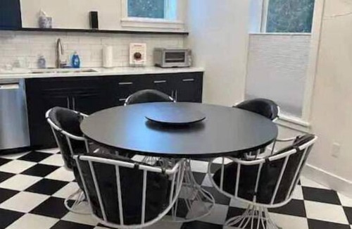 Greensboro Apartment | Revamped Greensboro Garage Apartment with Ocean View & Pool