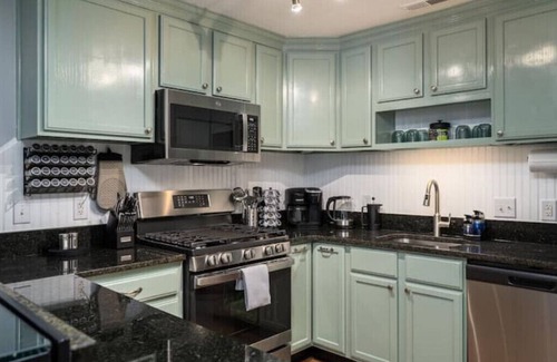 Greensboro House | Greensboro's Gem: Perfect for Groups & Pet-Friendly Stays