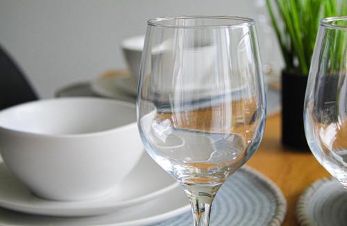 Motherwell House | Pet-Friendly Greenside Getaway with Great Guest Reviews
