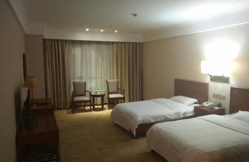 Houjie Hotel | Cozy GreenTree Inn DongGuan: Family-Friendly with Dining Options