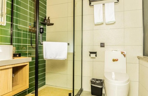Yingzhou District Hotel | Convenient Stay at GreenTree Inn Express Fuyang Development Zone