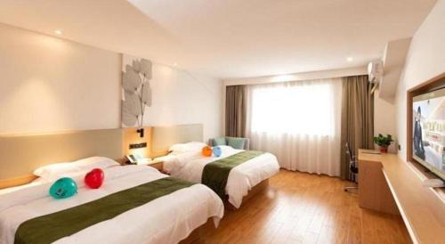 Wuxi Hotel | Convenient Stay at GreenTree Inn Express Wuxi Jiangyin