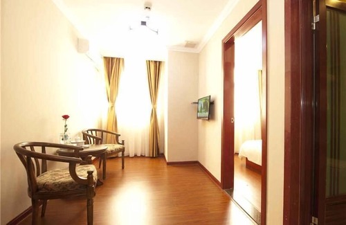 Jinping Qu Hotel | Budget-Friendly Stay at Greentree Inn Shantou with Breakfast