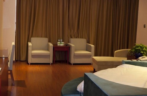 Long Hua Hotel | Budget-Friendly GreenTree Inn in Haikou with Dining Options