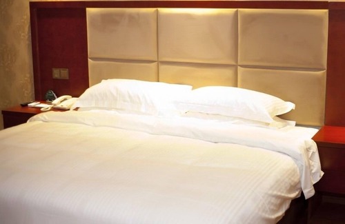 Long Hua Hotel | Budget-Friendly GreenTree Inn in Haikou with Dining Options