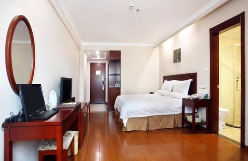Tunxi Hotel | Convenient GreenTree Inn Huangshan with Family-Friendly Amenities