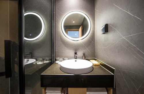 Jiangning Hotel | Convenient Stay at GreenTree Inn near Nanjing South Station