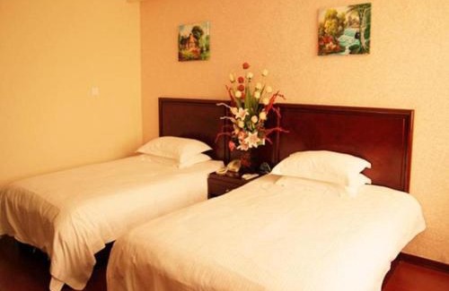 Pizhou Hotel | Comfortable Stay at GreenTree Inn XuZhou with Family Amenities