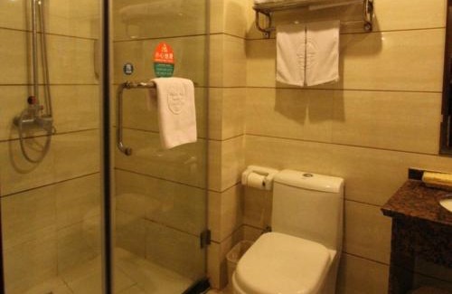 Pizhou Hotel | Comfortable Stay at GreenTree Inn XuZhou with Family Amenities