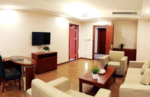 Rongcheng District Hotel | Budget-Friendly GreenTree Inn with Family Amenities in Jieyang