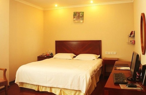 Tian Qiao Hotel | Guest Rated Hotel Near JiNan Bus Terminal with Family Amenities