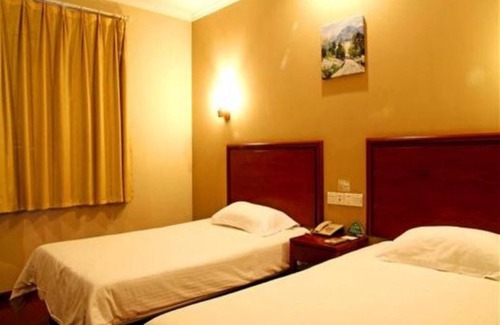 Tian Qiao Hotel | Budget-Friendly Stay at GreenTree Inn Jinan Daming Lake