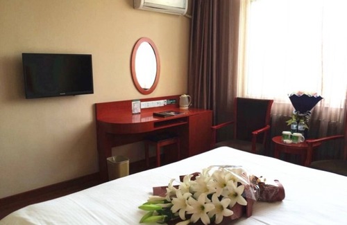 Lixia District Hotel | Family-Friendly Stay at GreenTree Inn Jinan Gaoxin District