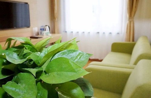 Gu'an County Hotel | Convenient Stay at GreenTree Inn, Family-Friendly Amenities