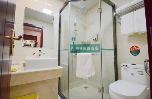 Lianyungang Hotel | Budget-Friendly Stay at GreenTree Inn Lianyungang Donghai
