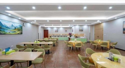 Hedong District Hotel | GreenTree Inn Linxi International Convention Center Express Hotel