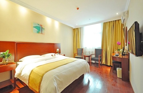 Lanshan District Hotel | Discover GreenTree Inn Linyi Near Convention Center Amenities