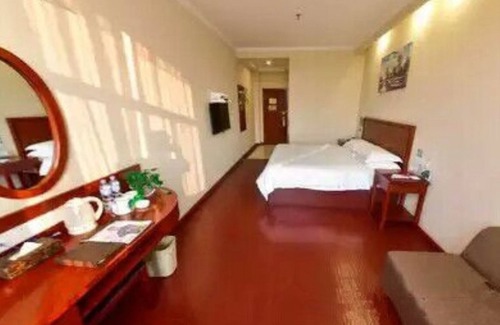 Jin'an District Hotel | Visit Greentree Inn Yiwu: Ideal for Family & Business Travelers