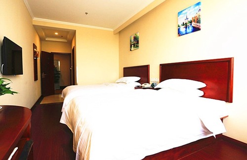 Jin'an District Hotel | Visit Greentree Inn Yiwu: Ideal for Family & Business Travelers