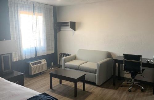 Holbrook Hotel | Pet-Friendly GreenTree Inn in Holbrook, AZ - 8.1/10 Rated