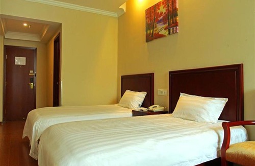 Hantai District Hotel | Convenient Stay at GreenTree Inn ShaanXi Near Railway Station