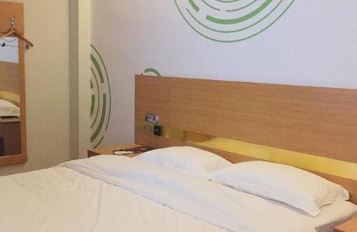Changqing Hotel | Budget-Friendly Stay Near Changqing University Town