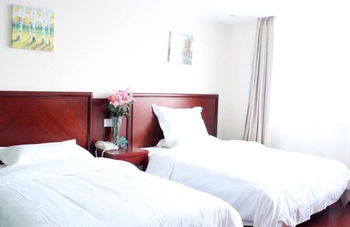 Weihai Hotel | Convenient GreenTree Inn WeiHai Near Bus Station & City