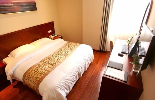 Songjiang Hotel | Family-Friendly Greentree Inn near Wanda Plaza in Shanghai