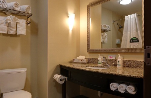 Florence Hotel | Inviting GreenTree Inn & Suites Florence with Pool & Spa