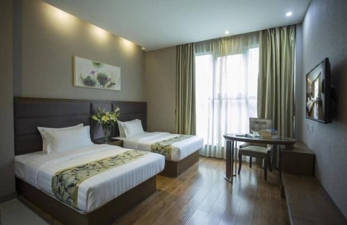 Taizhou Hotel | Business-Friendly GreenTree Inn in Taizhou Gaogang District