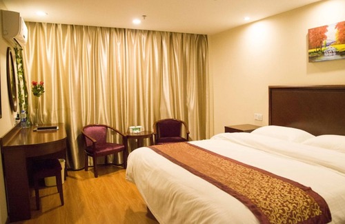 Taizhou Hotel | Discover Comfort at GreenTree Inn TaiZhou XingHua Hotel