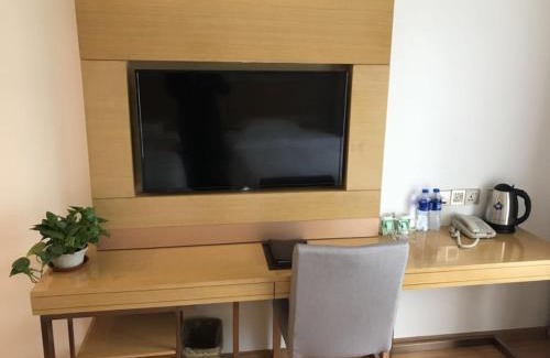 Dongli Hotel | Convenient Stay at GreenTree Inn Tianjin Dongli Airport