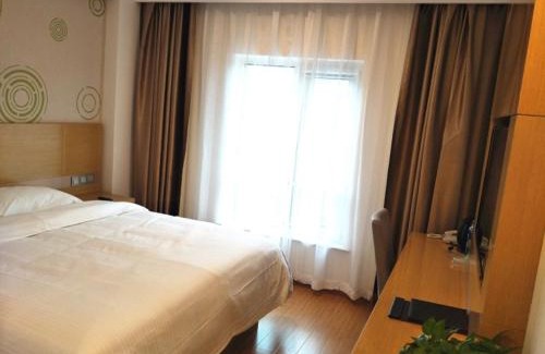 Dongli Hotel | Convenient Stay at GreenTree Inn Tianjin Dongli Airport