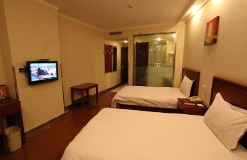 Pizhou Hotel | Cozy GreenTree Inn PiZhou: Accessible Comfort & Dining
