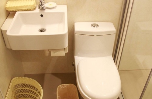 Danyang Hotel | Budget-Friendly Stay at GreenTree Inn Danyang Wanshan Park