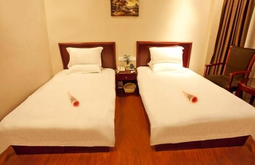Hongqizhen Hotel | Guest Rated 10/10 at GreenTree Inn Zhuhai Changlong Airport
