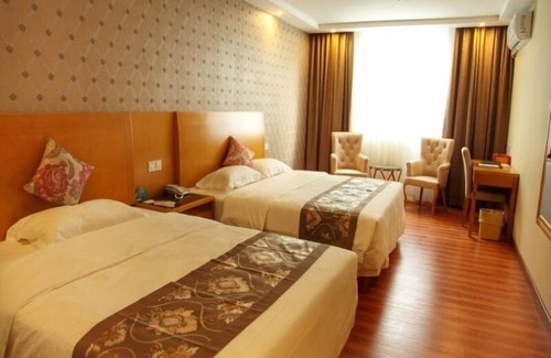 Xiangzhou District Hotel | Cozy GreenTree Inn Zhuhai Near Light Rail & Top Amenities