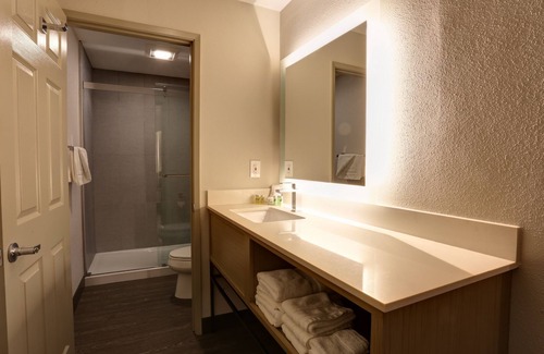 Pasadena Hotel | Comfortable Stays at GreenTree Pasadena Inn with Pool & Spa