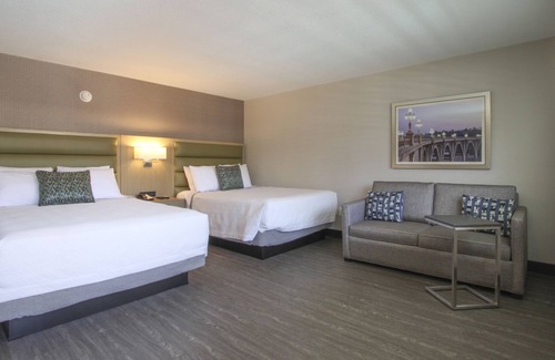 Pasadena Hotel | Comfortable Stays at GreenTree Pasadena Inn with Pool & Spa