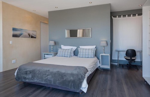 Kommetjie Apartment | Relaxing Greenways Drive Apartment with Ocean View & Pool