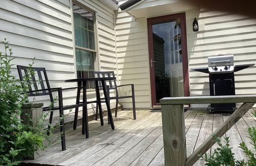 Versailles Cabin | Discover Greenwood Farm: Pet-Friendly Cabin Near Bourbon Trail