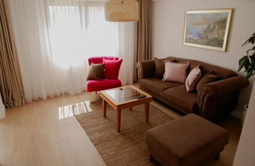 Trn Apartment | Guest Rated: Greenyard with Family-Friendly Amenities
