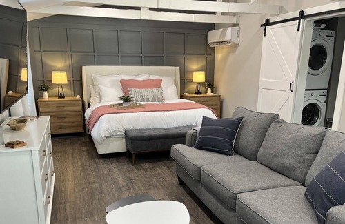 Greenville - Spartanburg Cottage | Relaxing Greer/Greenville Studio Cottage with Hot Tub