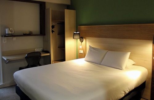 Longvic Hotel | Discover Hotel Dijon Sud Longvic: Spa, Dining & Family Fun