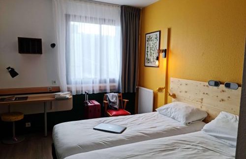 Evreux Hotel | Comfortable Greet Hotel Evreux Centre with Pool & Dining